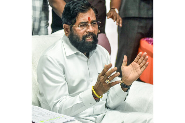 Maharashtra: Eknath Shinde pays tribute to Mahatma Gandhi on his 78th death anniversary