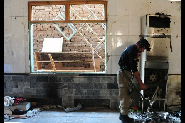 7 killed, over 120 injured in bomb explosion at seminary in NW Pakistan