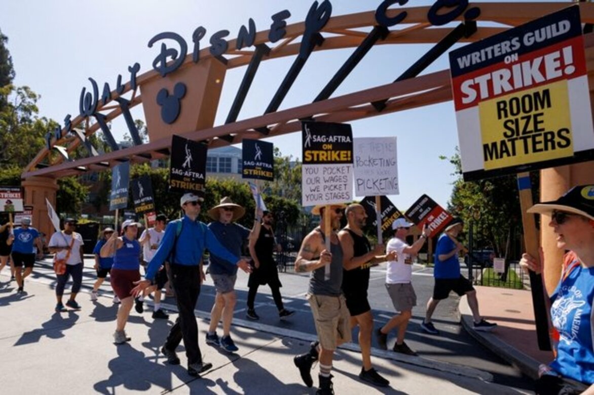 Hollywood Writers Guild Ends Strike Ahead of Final Contract Vote