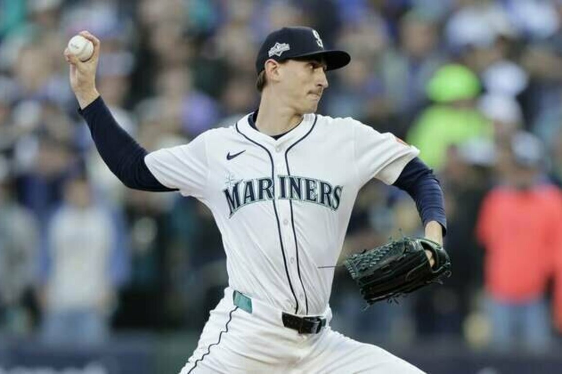 Mariners alter lineup; Jays stay with Game 6 starters for ALCS decider