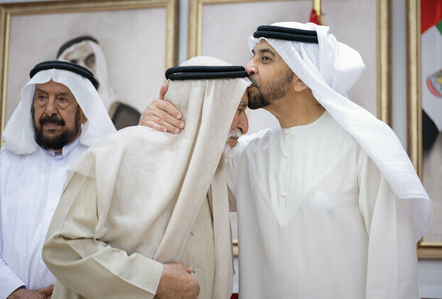 Hamdan bin Zayed receives Al Dhafra citizens, Liwa International Festival 2025 committee members