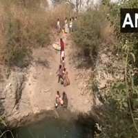 Maharashtra: Women in Yavatmal villages walk kilometres daily for water