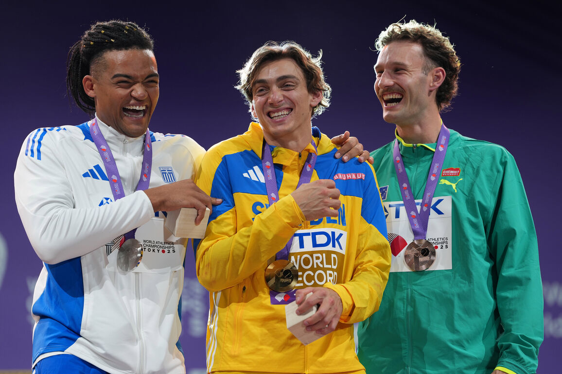(SP)JAPAN-TOKYO-ATHLETICS-WORLD ATHLETICS CHAMPIONSHIPS-MEN'S POLE VAULT-AWARDING CEREMONY