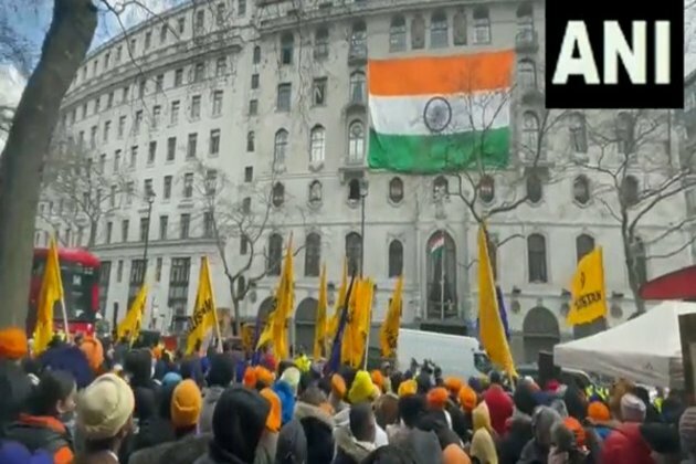 Suspected Khalistanis hold fresh protest behind barricade at Indian High Commision in UK