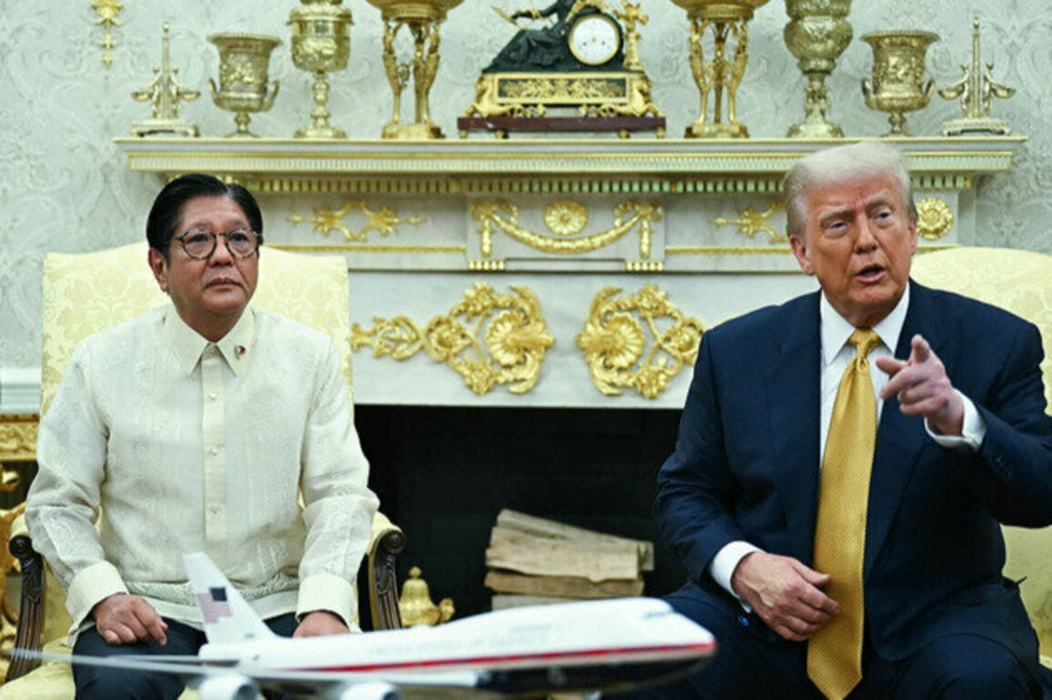 Trump announces trade deal after meeting Philippine president