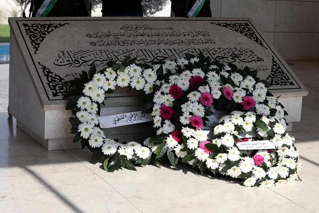 Palestinians in West Bank mark 21st anniversary of Arafat's death amid Gaza ceasefire