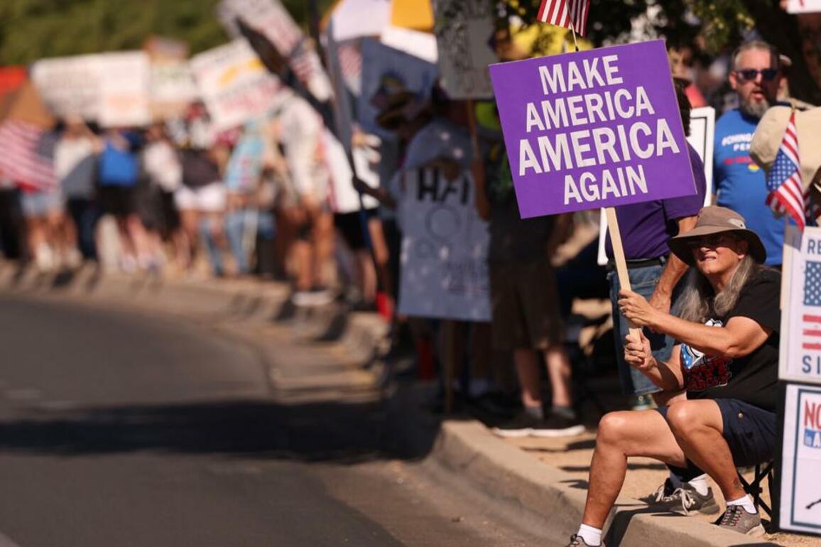 Thousands gather in Tucson 'No Kings' protest