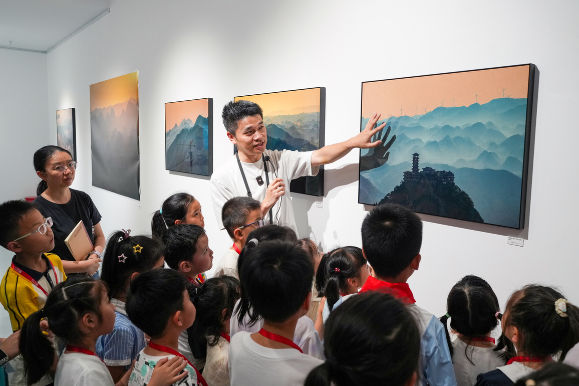 CHINA-CHONGQING-PHOTOGRAPHER-GREEN TRANSITION