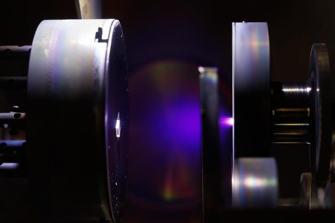 EyesOnSci | Chinese researchers make breakthrough in ferroelectric materials