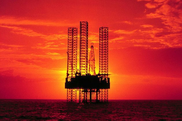 US cancels oil lease sales despite fuel crisis