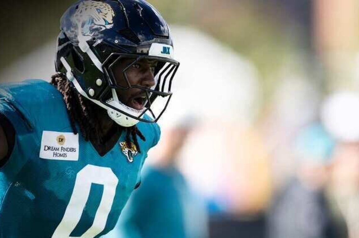 Lloyd To Play Against Texans | Friday Quick Hits Before Week 10