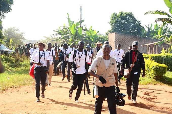  number of journalists are part of the trek