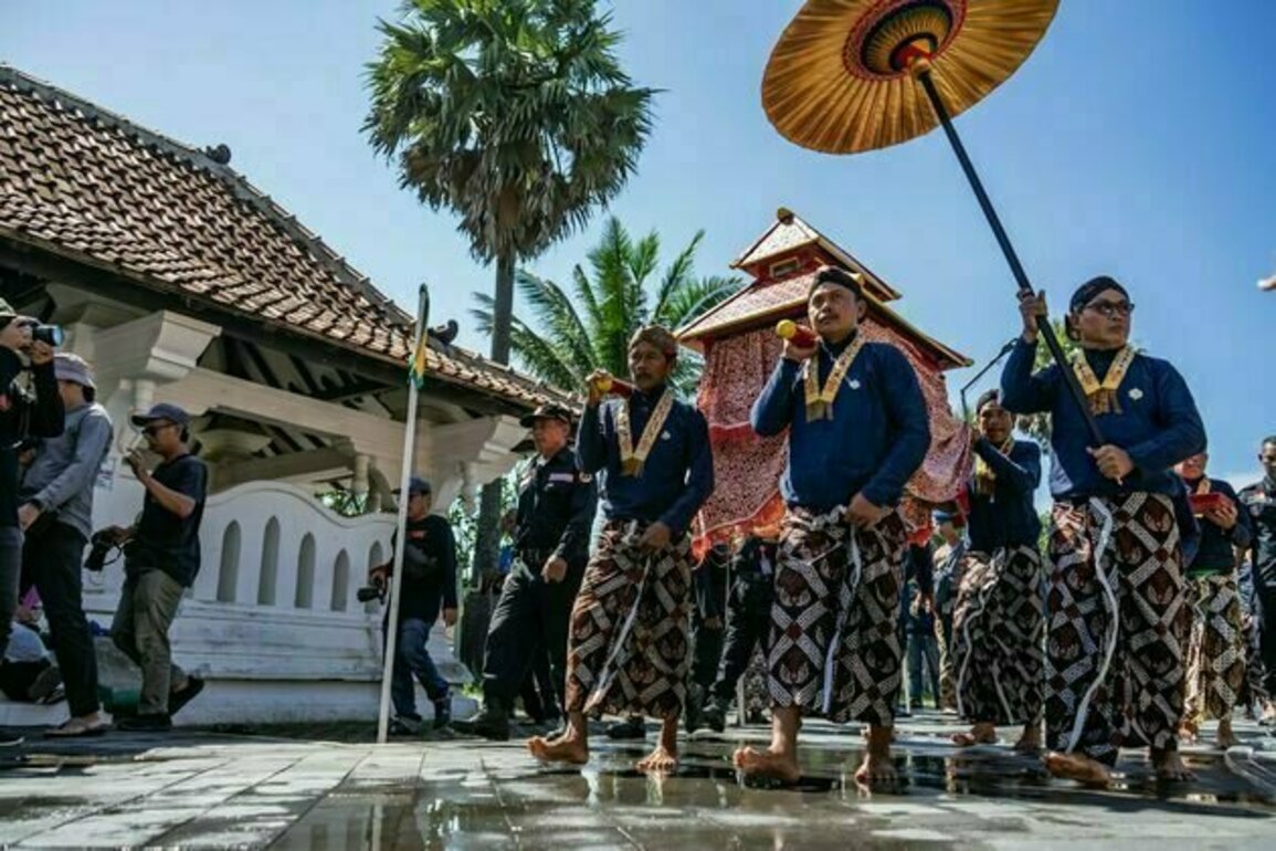 Apa jadinya kalau Indonesia mendirikan kesultanan lagi?