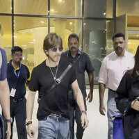 Supertar Shah Rukh Khan returns to Mumbai in style, spotted at Airport