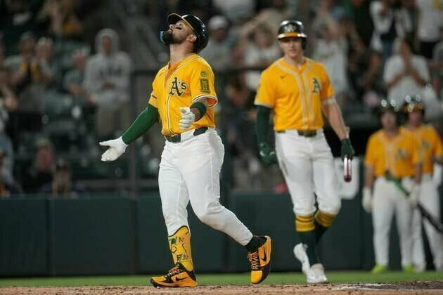 Carlos Cortes blasts 2 homers as A's cool off Reds