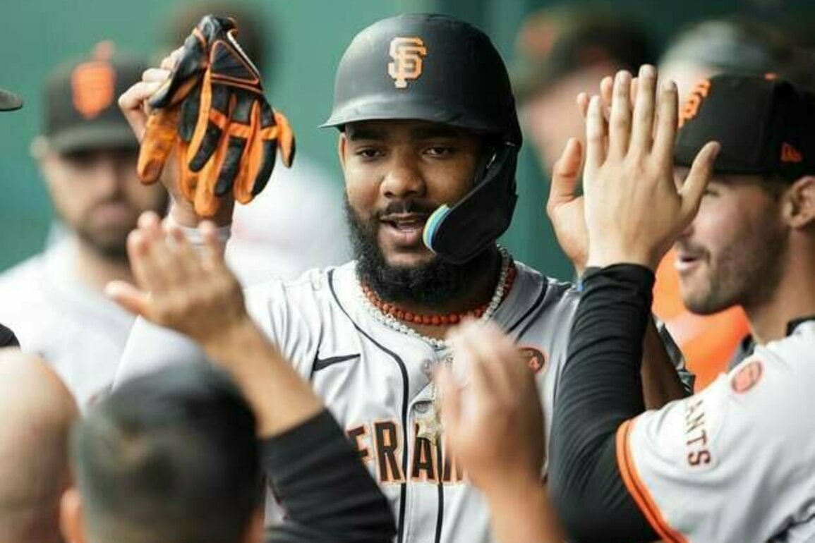 Giants OF/DH Jerar Encarnacion (hand) out 8 weeks after surgery