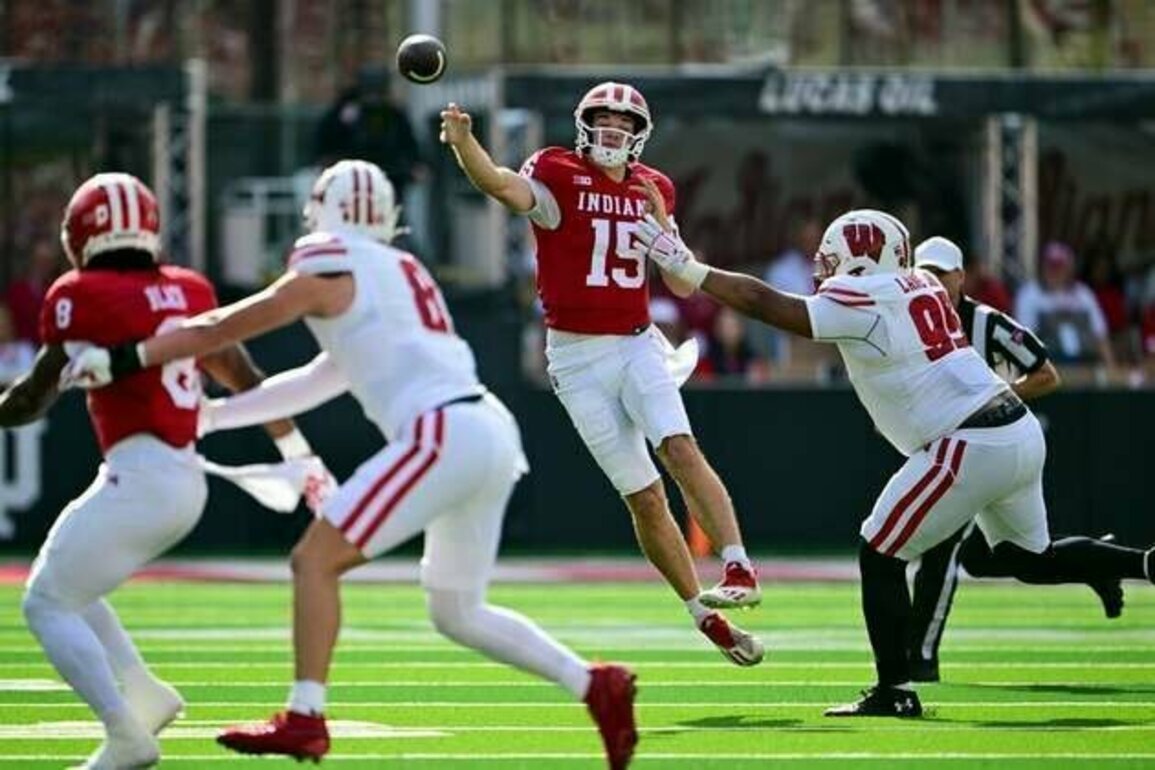 No. 2 Indiana uses second-half surge to thump Wisconsin