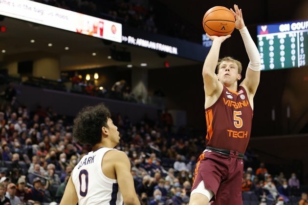 Underachieving Virginia Tech hosts sizzling Notre Dame
