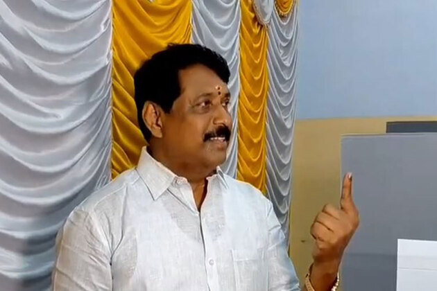 "NDA to form govt in Tamil Nadu, EPS to be CM": BJP state chief Nainar Nagenthran casts vote