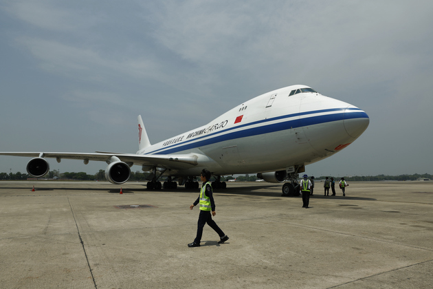 PhotoFlash | China's first batch of disaster-relief material arrives in Myanmar