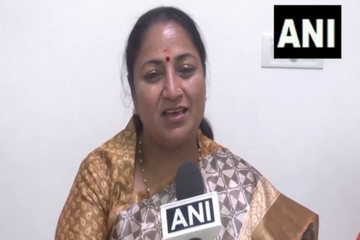 Delhi CM Rekha Gupta meets Swami Chidanand Saraswati in Rishikesh, says aim to conduct Aarti on both sides of Yamuna