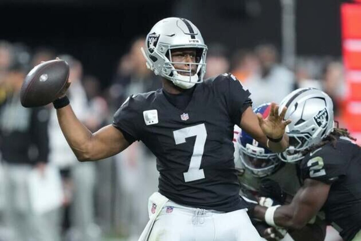 Jets reportedly reacquire QB Geno Smith in trade with Raiders