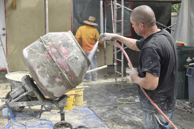 U.S.-LOS ANGELES-HOMEBUILDERS-TARIFFS-STRIKE