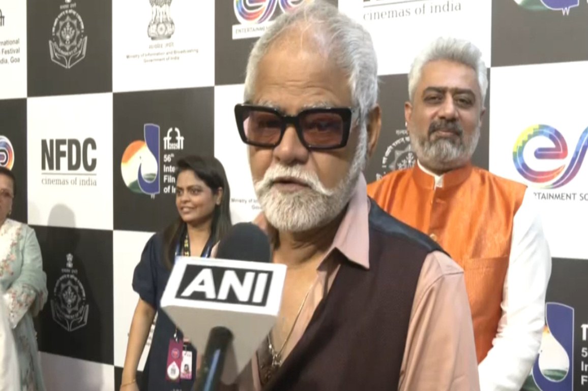 "I still learn so much from Neena Gupta," says Sanjay Mishra at 'Vadh 2' screening at IFFI