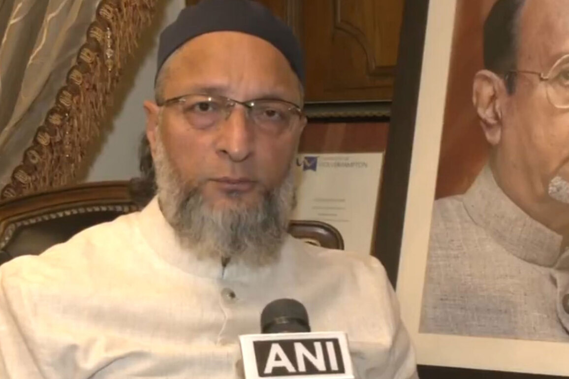"Two shores of sea can never meet": Owaisi rules out alliance with BJP after AIMIM's Maharashtra civic poll gains
