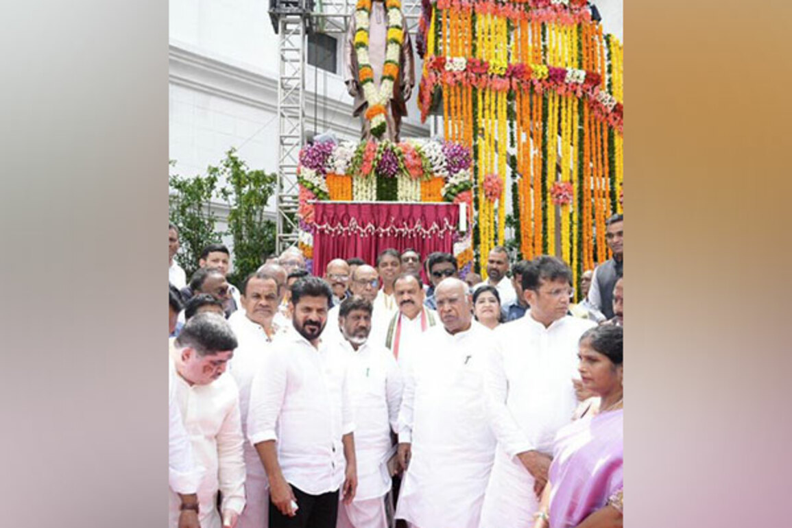 Telangana Congress holds PAC Meeting at Telangana Congress HQ