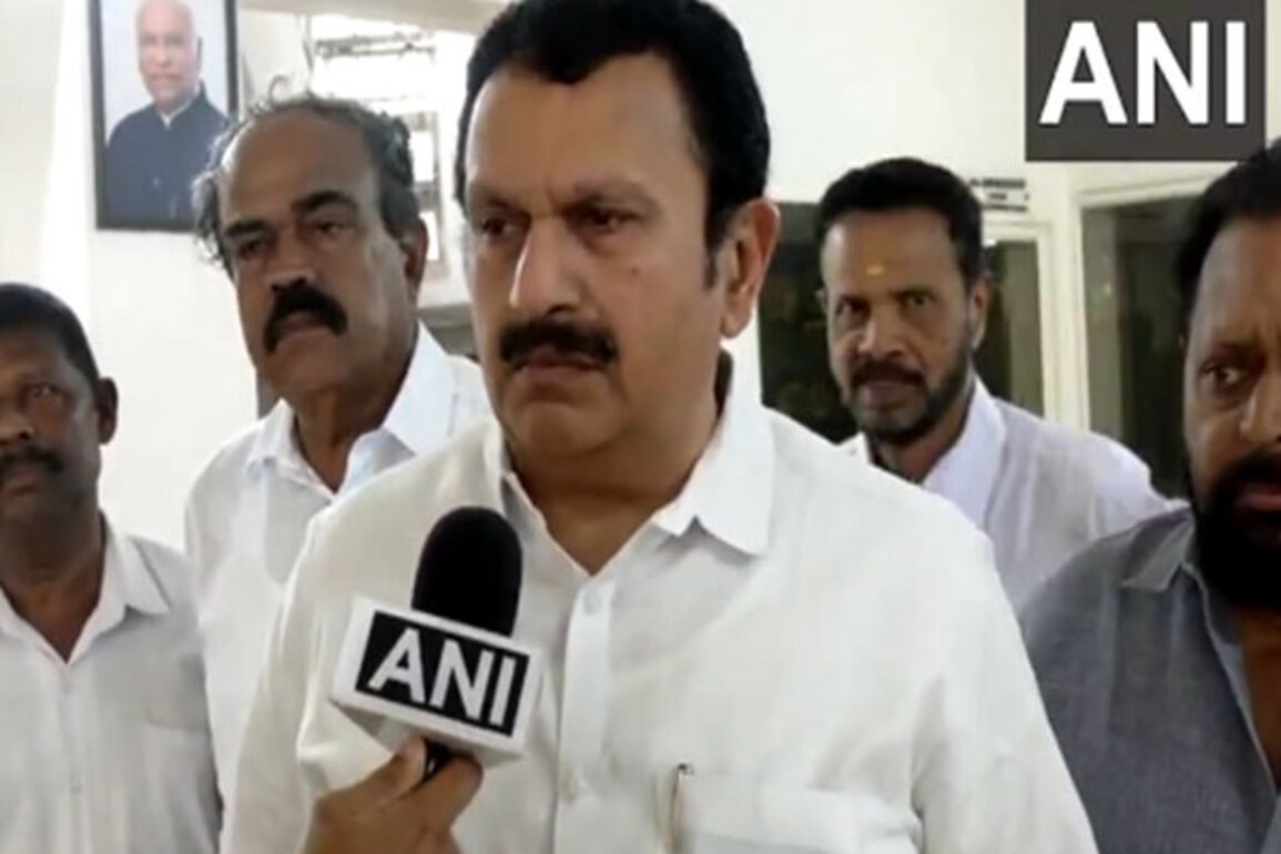 "Fault of a system and Kerala CM controls it," says K Muraleedharan as Kerala Congress protests against alleged police atrocities