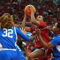 Women's Top 25 roundup: No. 7 Baylor escapes Davidson in OT