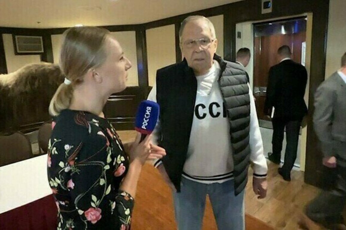 Lavrov prompts USSR sweatshirt craze