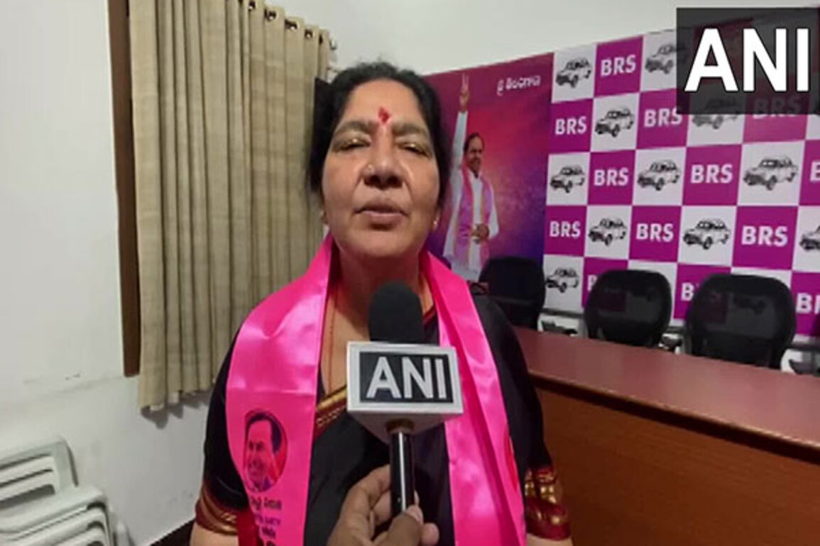 "KCR is thinking about party's future...": BRS MLA Satyavathi Rathod on K Kavitha's suspension