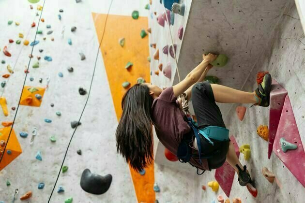 Non-traditional sports like pickleball and bouldering are helping Canadians get active this summer