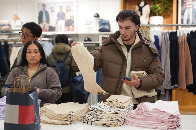 Economic Watch: Experts cautious about U.S. 2026 growth forecast amid tariff concerns