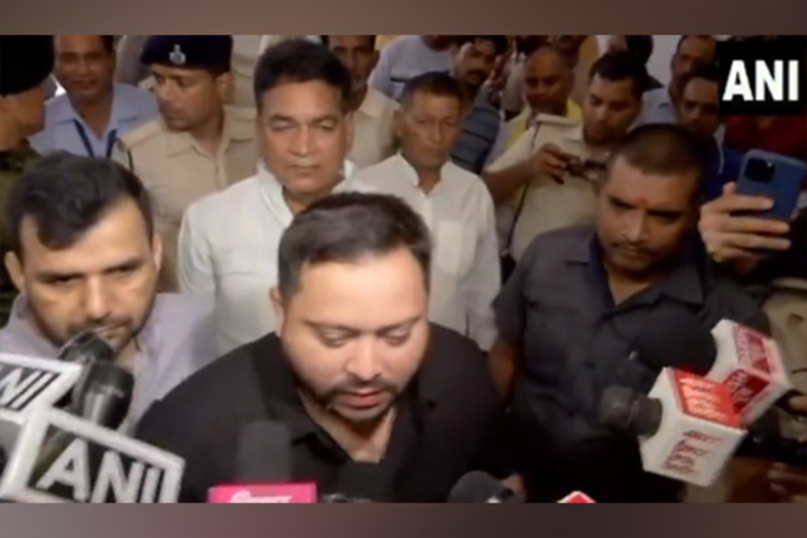 "Acting like party cell of BJP": Tejashwi Yadav targets ECI over Bihar's electoral roll revision
