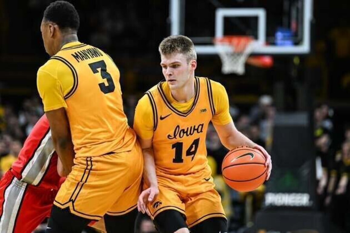 After reaching 20 wins, Iowa out for more at Penn State