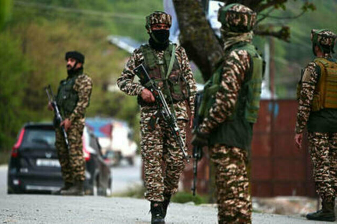 Pakistan warns of 'imminent' Indian incursion - Reuters