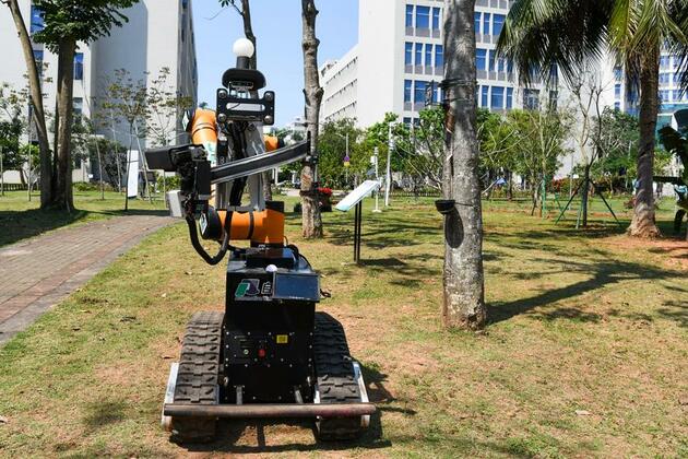 AI-powered rubber-tapping robots designed to alleviate labor shortage