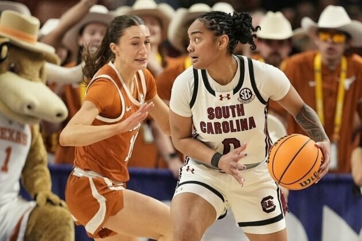 No. 5 South Carolina trounces No. 1 Texas for 3rd straight SEC title