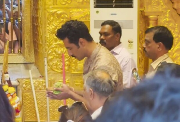 Vicky Kaushal offers prayers at Babulnath temple for success of 'Chhaava'