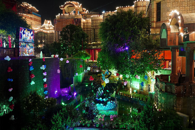 Janmashtami festivities brings devotion, colour across country