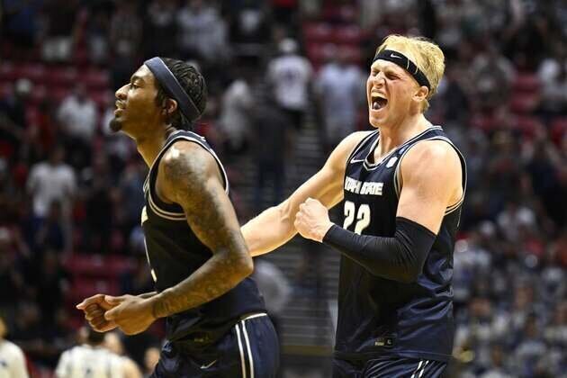 No. 9 Utah State outlasts No. 8 Villanova, advances to face Arizona