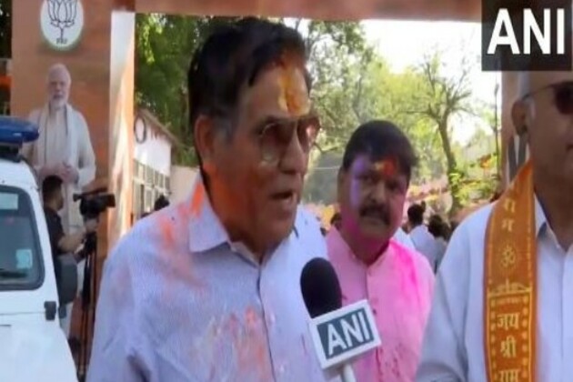 "We promise that Delhi will also glow like the colours of Holi": BJP's Mohan Bisht