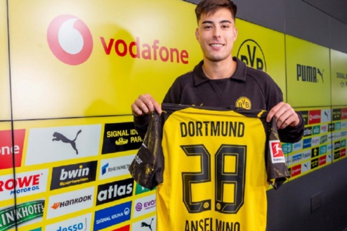 Dortmund sign young centre back Aaron Anselmino from Chelsea on loan after injuries to defensive mainstays