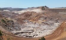  Danos causados pelo rompimento da barragem de Fundão, em Mariana (MG)/Divulgação