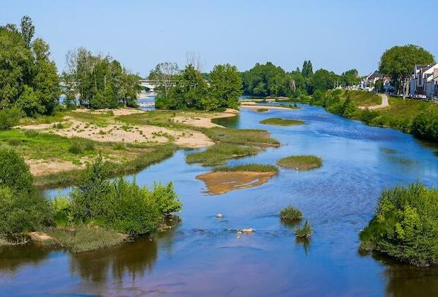 Ownership of Illinois' streams, lakes, and rivers up in the air