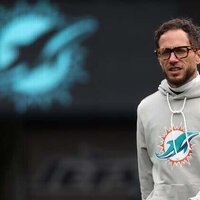 Dolphins fire head coach Mike McDaniel after 7-10 season
