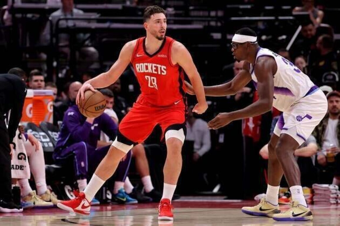 Rockets win fifth straight by blasting Jazz